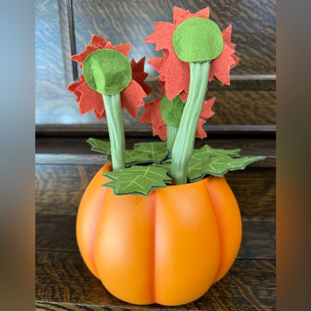 Hyde & EEK Animated Pumpkin Dancing Singing Venus Flytrap Vines Halloween Decor - Picture 9 of 17